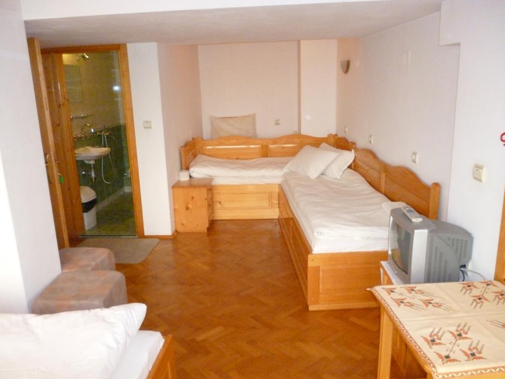 Hotel Comfort Veliko Tarnovo Quarto foto